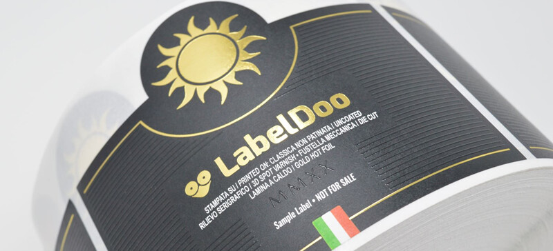 Etichette con stampa a caldo: standard o lamina 3D?