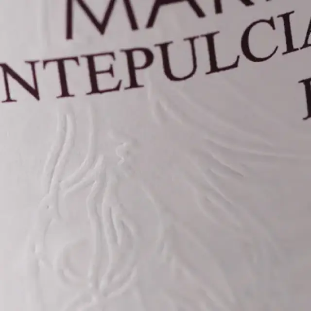 LA TRADICIÓN EN EL MUNDO DE LA ETIQUETA DE VINO