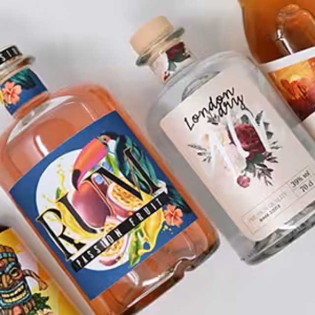 Etiquetas adhesivas e identidad de marca: cómo personalizarlas